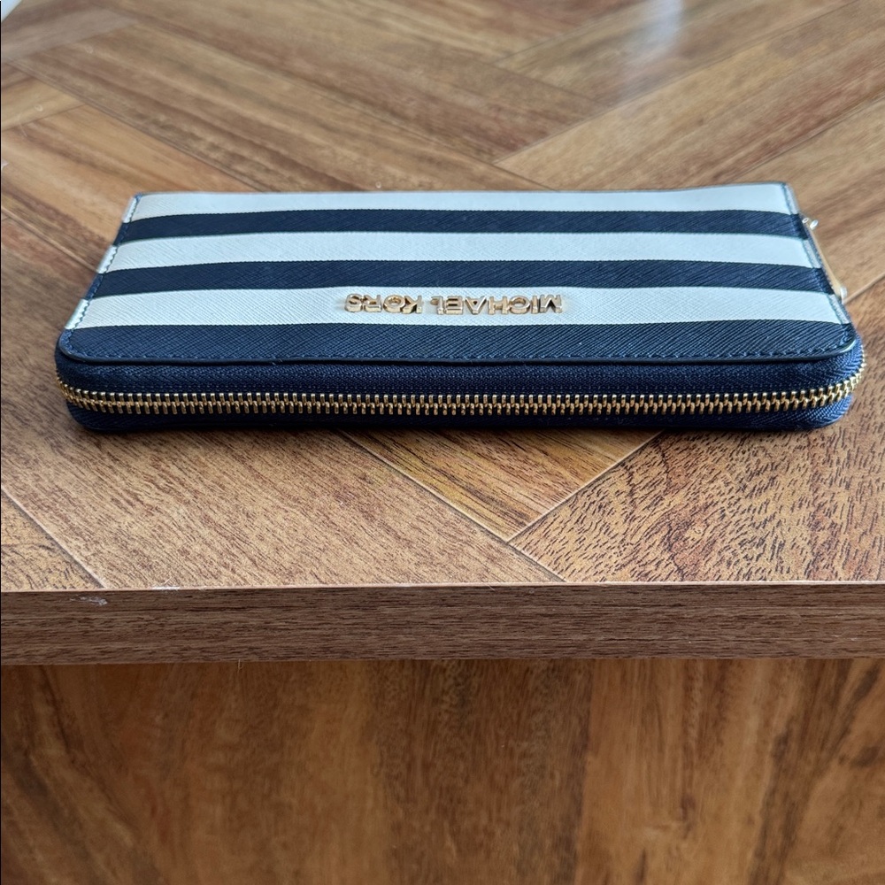 Michael Kors Jet Set Leather Wallet Striped Blue & White - Picture 4 of 6